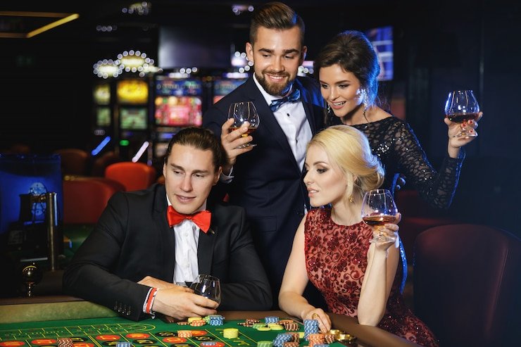 Live casino tables and dealer interface at gol33 slot